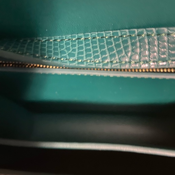 Green Textured Leather Box Crossbody Bag - Picture 5 of 7